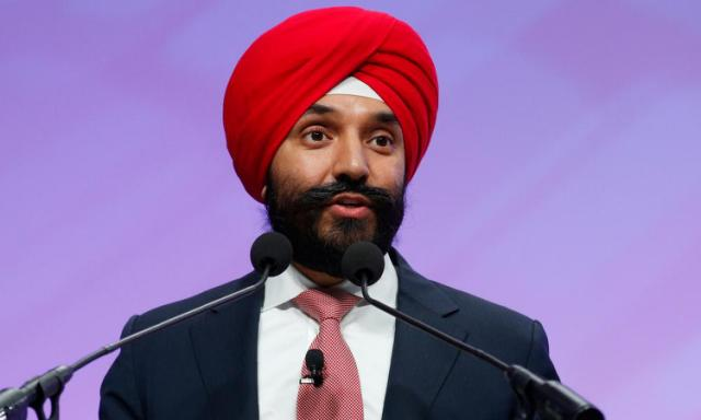 Navdeep Bains: US apologizes after Canada minister told to remove turban