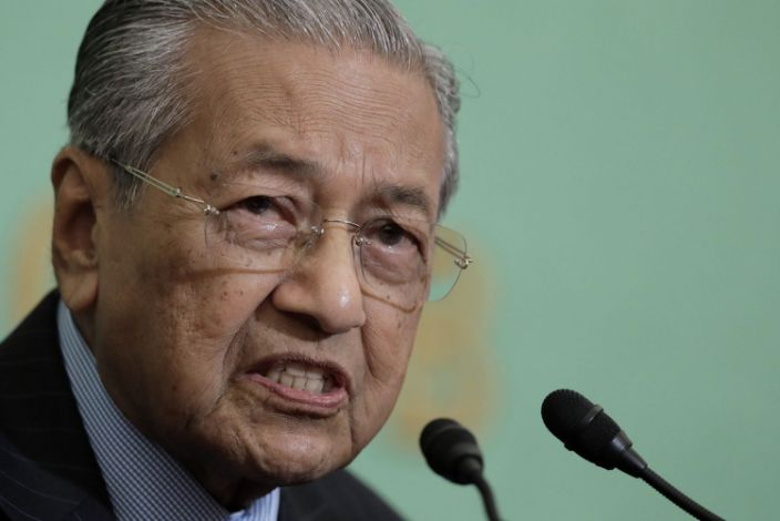 Mahathir Blames Muslim Countries for Rising Islamophobia